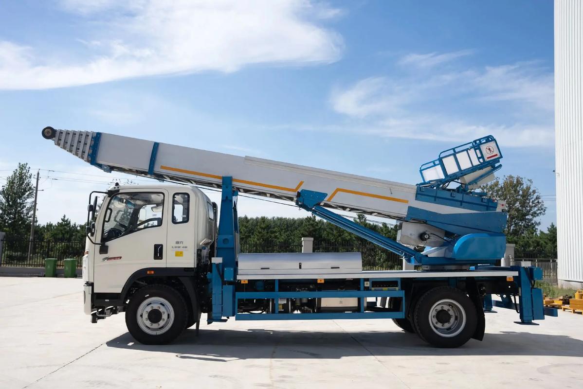 东郊镇云梯上料车租赁费用