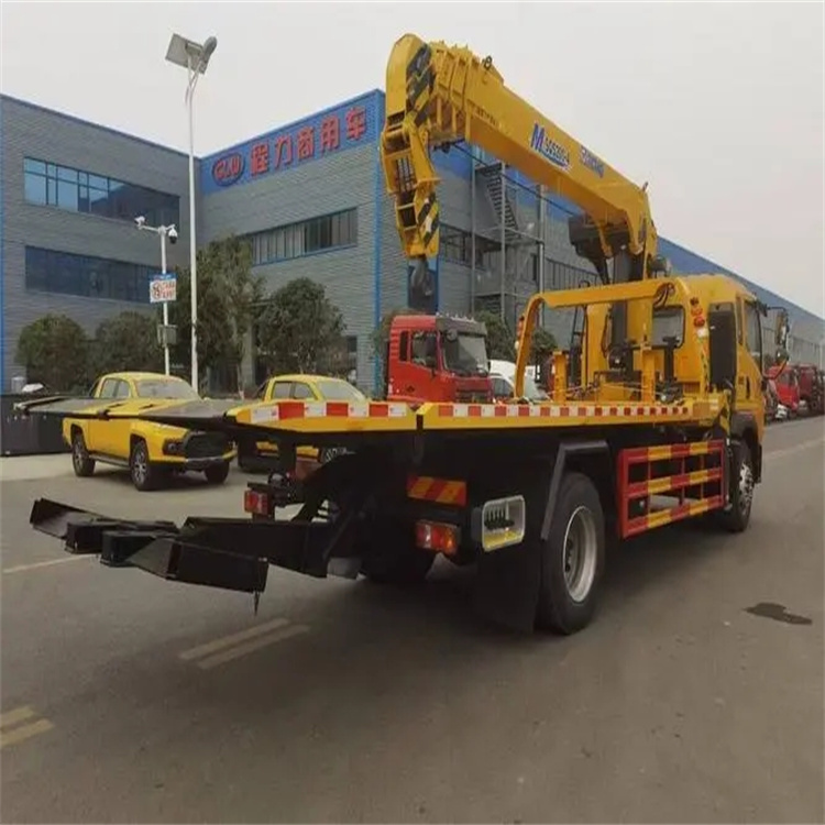 东郊镇附近小随车吊出租电话，轻松解决搬运烦恼