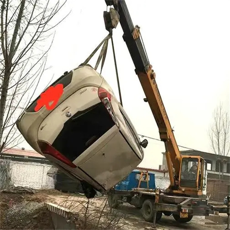 东郊镇随时待命，吊车24小时道路救援服务全解析