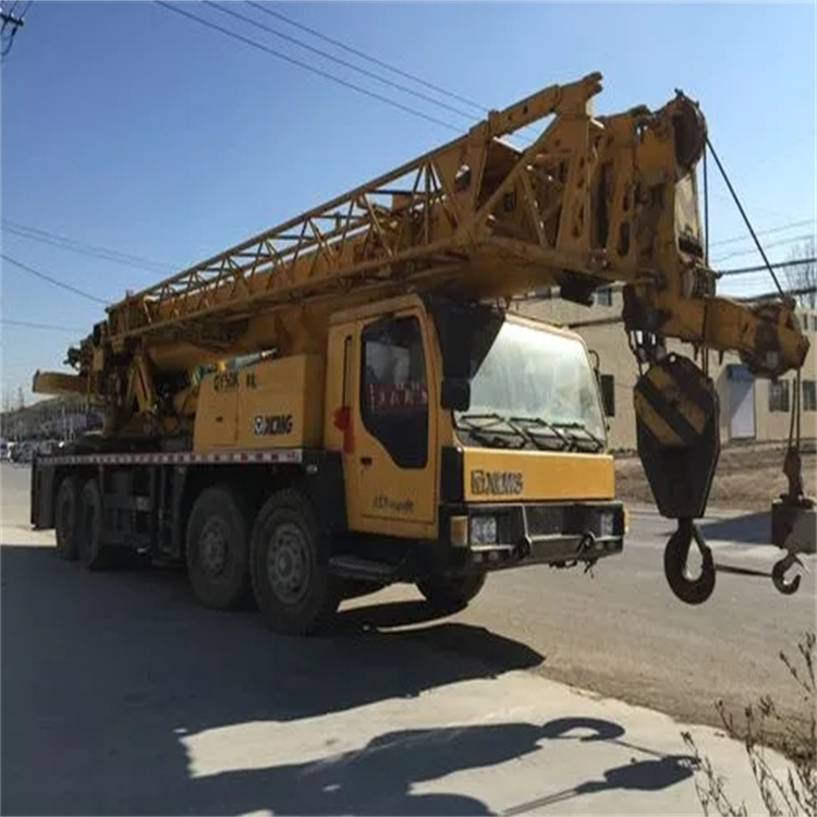 东郊镇哪里有专业吊车出租